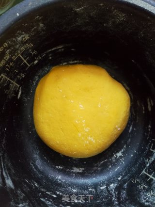 猪肉梅干菜南瓜包子的做法步骤：6