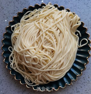 鱼香炒蛋盖浇面的做法步骤：1
