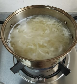鱼香炒蛋盖浇面的做法步骤：12