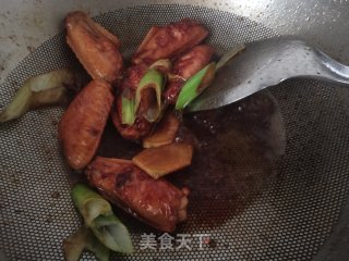 红烧鸡翅土豆的做法步骤：5