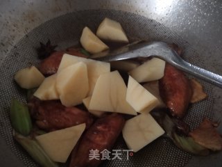 红烧鸡翅土豆的做法步骤：6