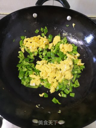 青椒鸡蛋的做法步骤：8