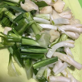 肉末炒青蒜的做法步骤：2