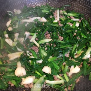 肉末炒青蒜的做法步骤：8