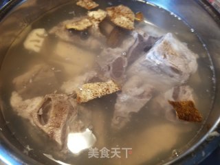 赤小豆莲藕猪骨汤的做法步骤：5