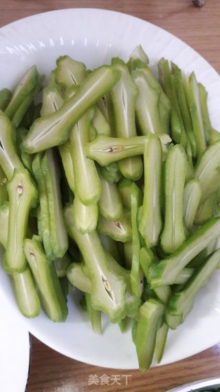 肉末炒刀豆的做法步骤：1