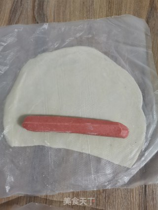 手抓饼版烤热狗的做法步骤：1
