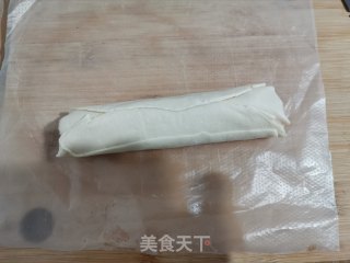 手抓饼版烤热狗的做法步骤：2
