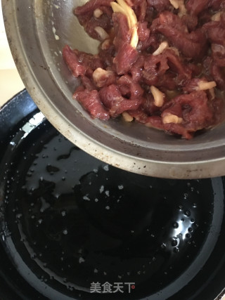 牛肉炒菜心的做法步骤：4