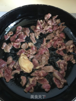 牛肉炒菜心的做法步骤：5