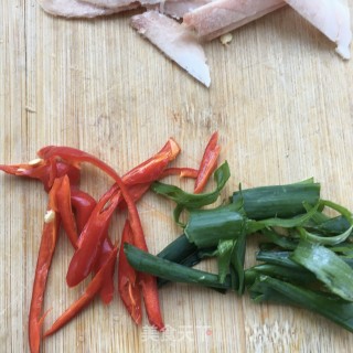 肉丝炒茭白的做法步骤：2