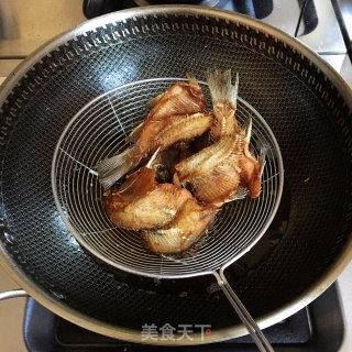 香酥小鲫鱼的做法步骤：6