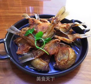 香酥小鲫鱼的做法步骤：7