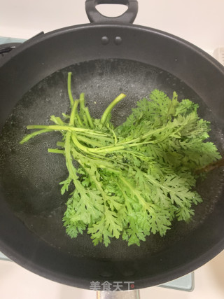 凉拌茼蒿的做法步骤：1