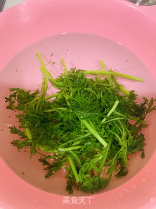 凉拌茼蒿的做法步骤：3