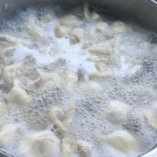 洋葱红萝卜牛肉水饺的做法步骤：12