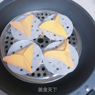 南瓜红糖三角包的做法步骤：13