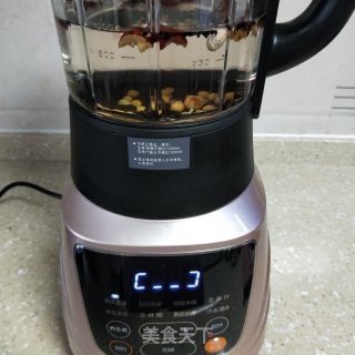 黑米豆浆的做法步骤：3