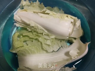 白菜素水饺的做法步骤：2