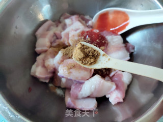空气炸锅烤蜜汁五花肉的做法步骤：4
