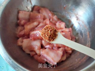 空气炸锅烤蜜汁五花肉的做法步骤：5