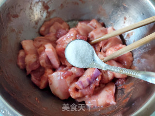 空气炸锅烤蜜汁五花肉的做法步骤：6