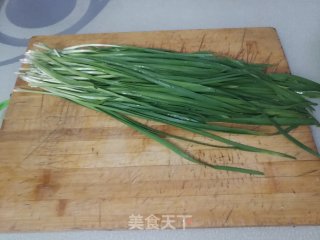 凉拌韭菜的做法步骤：1