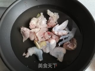 椰子煲鸡的做法步骤：3