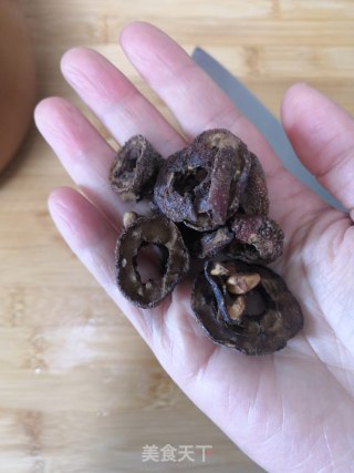 山楂果梨糖水的做法步骤：5