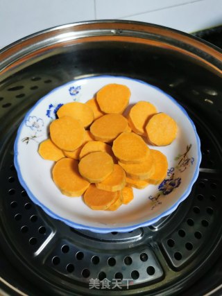 太阳花锅贴的做法步骤：2