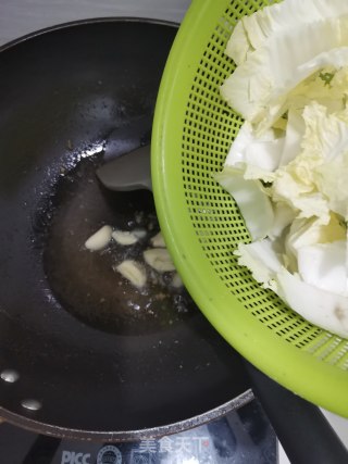 香辣白菜粉丝的做法步骤：2