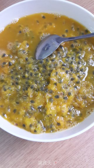百香果蜂蜜汁的做法步骤：3