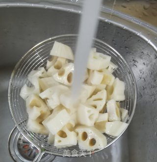 孜然藕丁的做法步骤：5