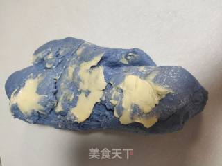 蝶豆花热狗面包卷的做法步骤：3