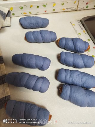 蝶豆花热狗面包卷的做法步骤：11