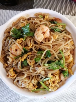 白菜虾仁炒米粉的做法步骤：10