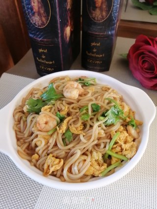 白菜虾仁炒米粉的做法步骤：11