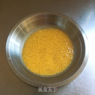 白果南瓜小米粥的做法步骤：2