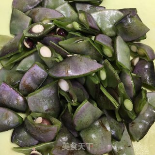 豉香青椒烧扁豆的做法步骤：2