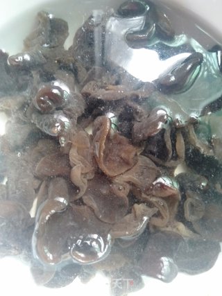 干锅茶树菇的做法步骤：1