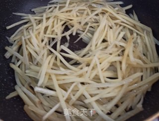 韭菜炒土豆丝的做法步骤：4