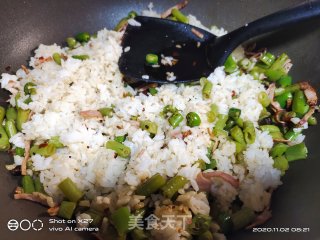豆角火腿丝炒饭的做法步骤：5