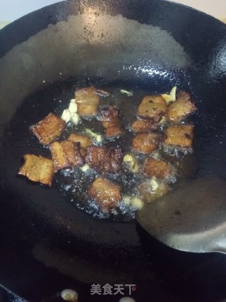 腊肉炒包菜的做法步骤：3