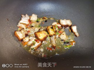 五花肉炒白菜的做法步骤：2