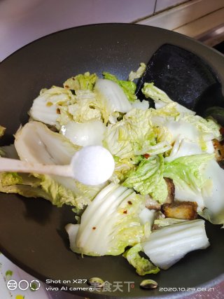 五花肉炒白菜的做法步骤：4