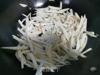 杏鲍菇炒百味鸡的做法步骤：4