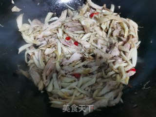 杏鲍菇炒百味鸡的做法步骤：7