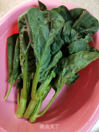 油渣炒芥兰的做法步骤：1