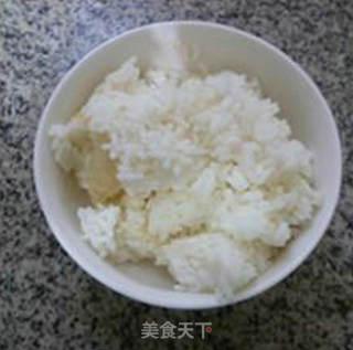 龙虾丸圆白菜炒饭的做法步骤：1