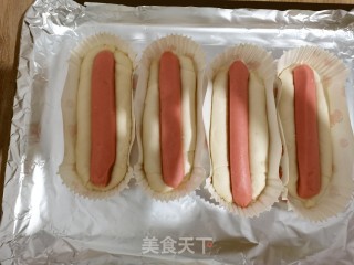 肠仔包的做法步骤：4